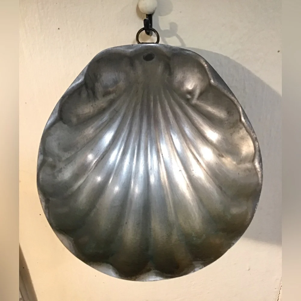 Williams-Sonoma Copper Scallop Shell-Shaped Mould